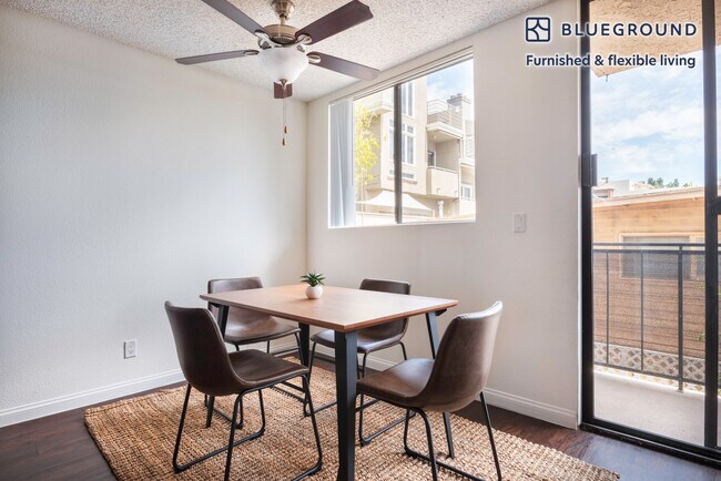 Foto del edificio - 1136 Larrabee St