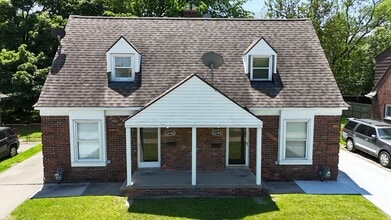 Building Photo - 22148 Moross Rd