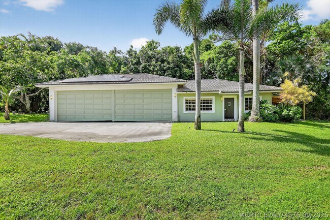 Foto del edificio - 6225 Pine Dr