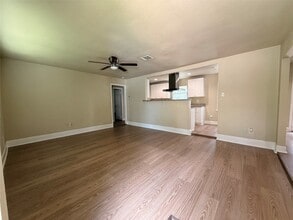 Building Photo - 216 Bearle St