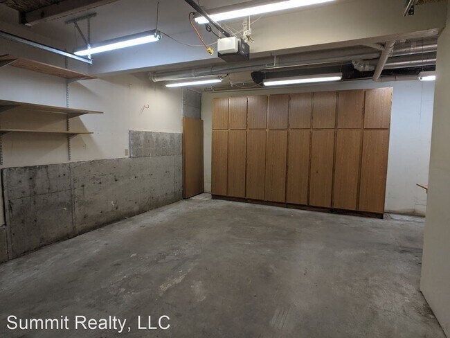 Foto del edificio - 3 br, 1.5 bath House - 2940 Simpson Ave