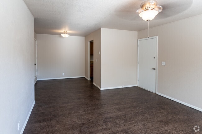 2BR, 1BA 996SF - The Parke at Central