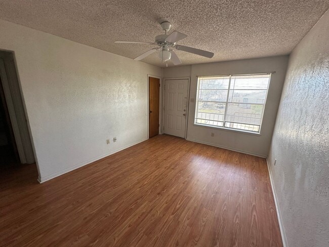 Building Photo - 104 W Anderson Ave