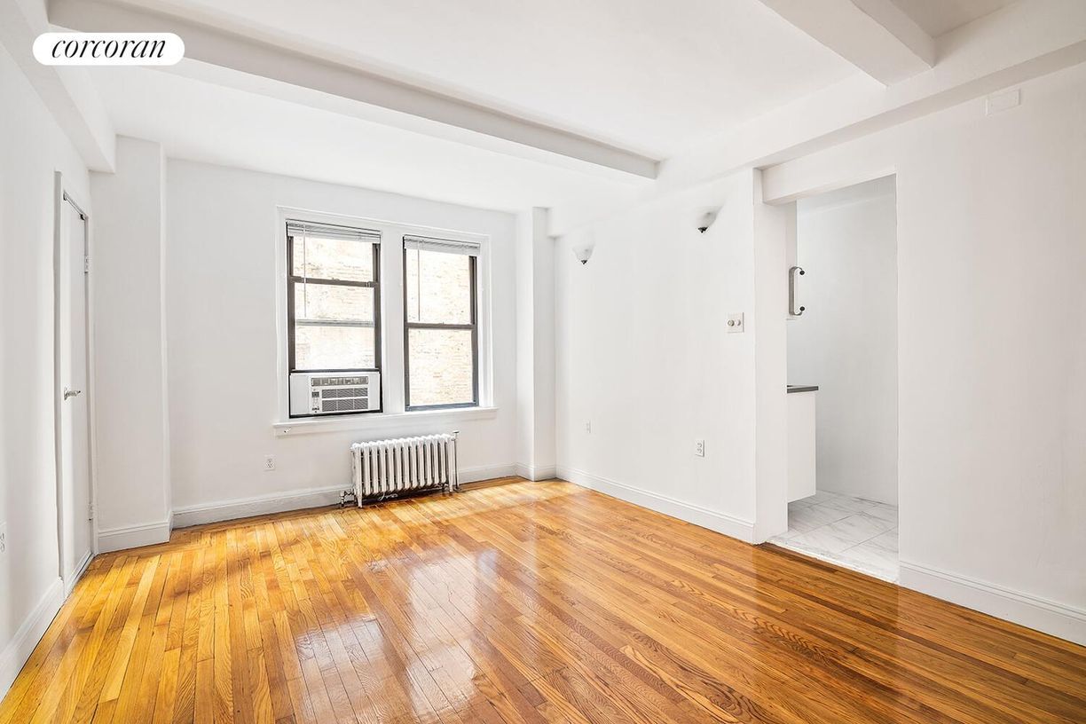 Building Photo - 321 E 54th St