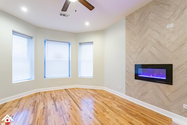 Foto del edificio - 6112 S Vernon Ave