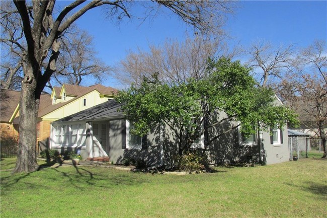 Building Photo - 1500 W 29th St