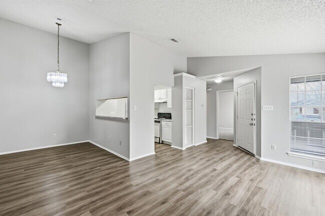 Foto del edificio - 2131 Andover Dr