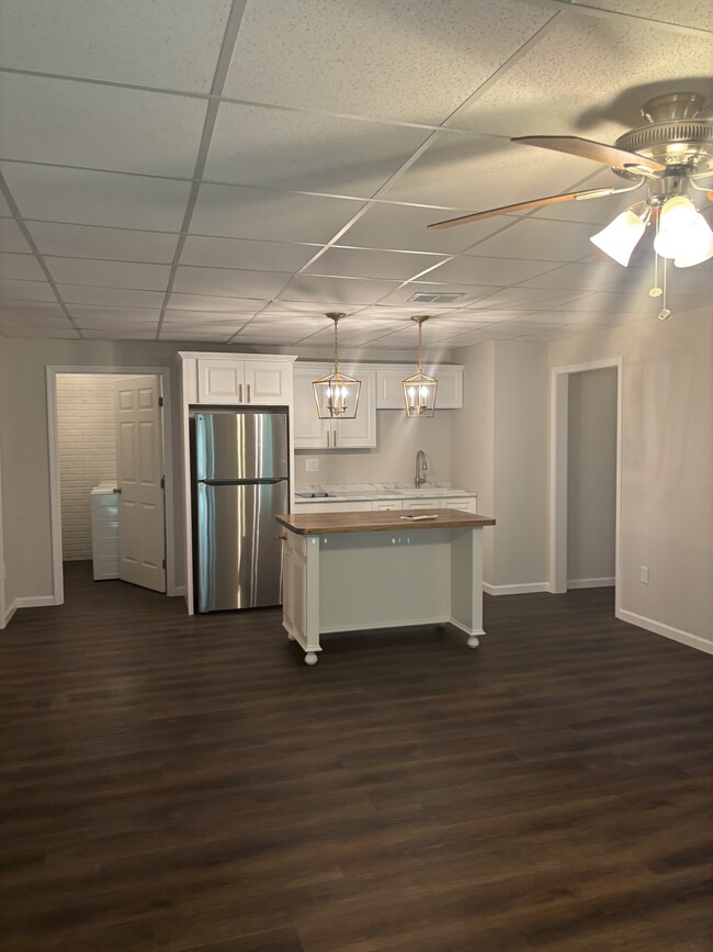 Building Photo - 131 Alexander Dr