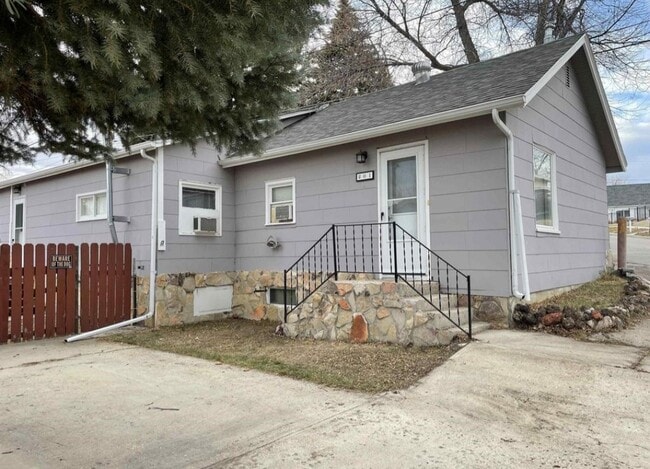 Building Photo - 201 E Bennett St