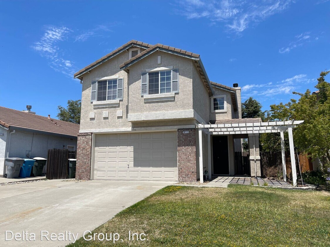 Primary Photo - 3 br, 2.5 bath House - 913 Pearwood Ct.