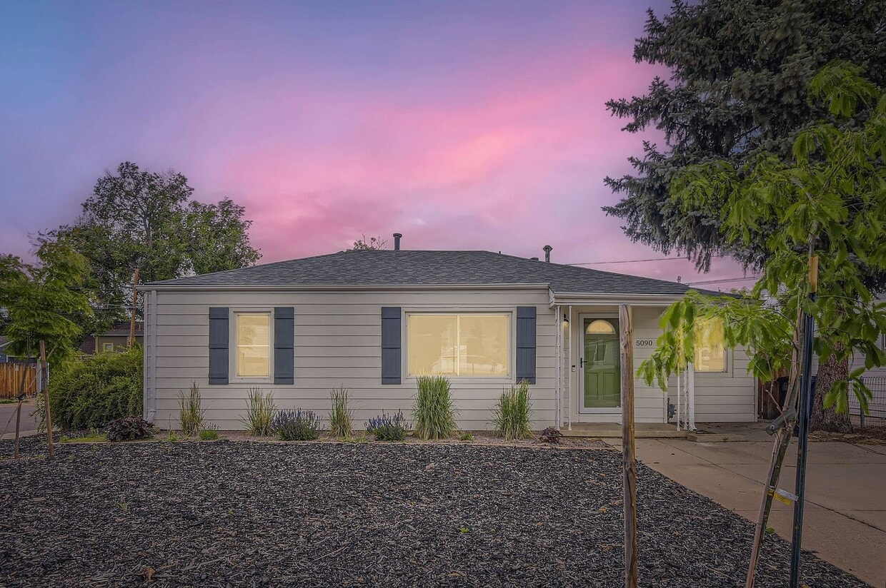Remodeled 2BD, 1.5BA Chaffee Park Home wit... - Remodeled 2BD, 1.5BA Chaffee Park Home wit...