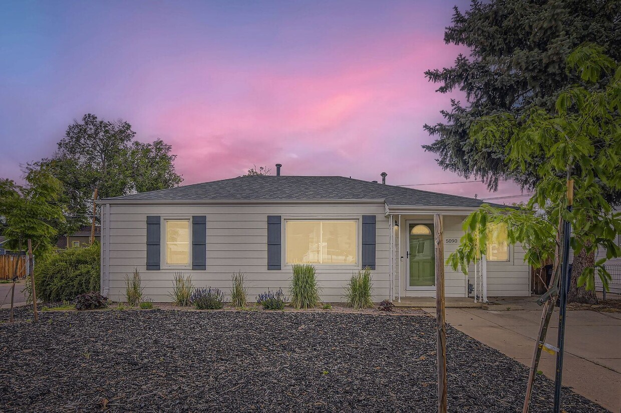 Primary Photo - Remodeled 2BD, 1.5BA Chaffee Park Home wit...