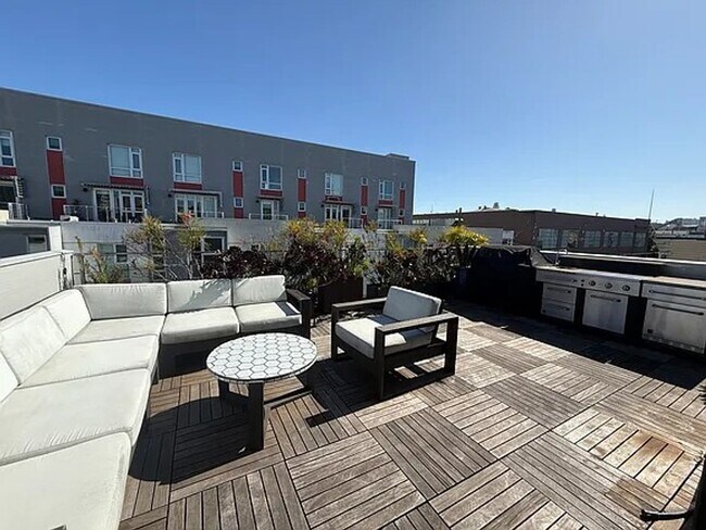 Foto del edificio - Luxury Penthouse Condo w/Large Private Terrace, Outdoor Kitchen – a must see! PROGRESSIVE
