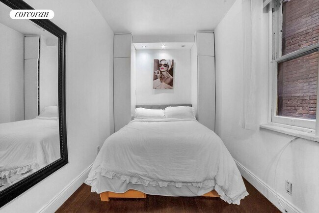 Foto del edificio - 317 E 73rd St