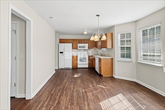 Building Photo - 117 Rock Glen Court