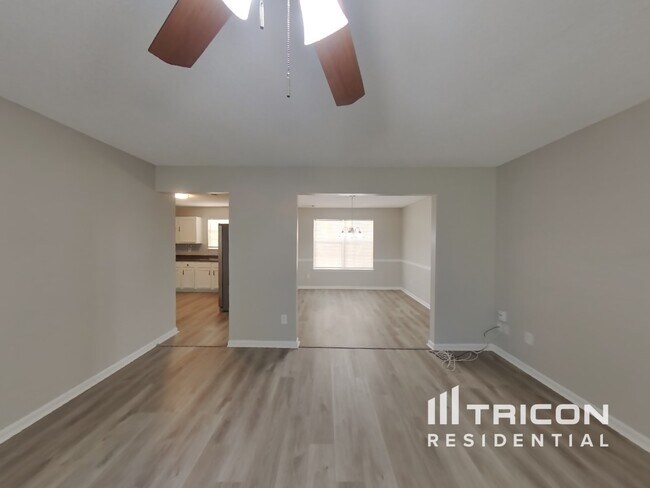 Building Photo - 4250 Donna Way