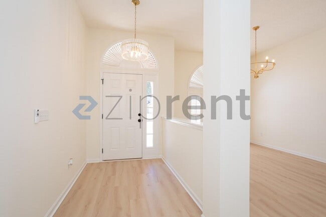 Building Photo - 10721 Long Cove Ct