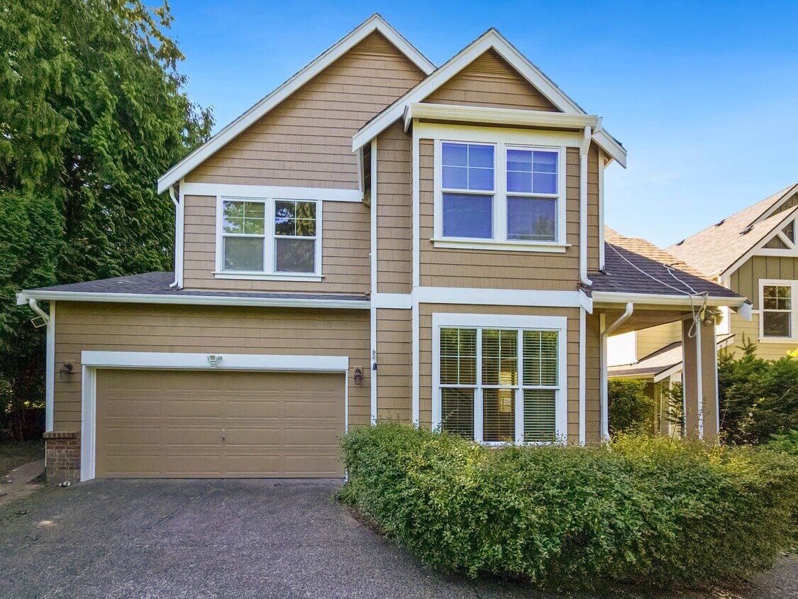 Foto principal - Modern Craftsman with Stylish Updates in S...