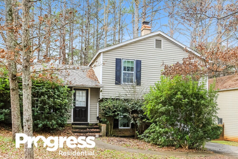 950 Hemingway Rd, Stone Mountain, GA 30088 House for Rent in Stone