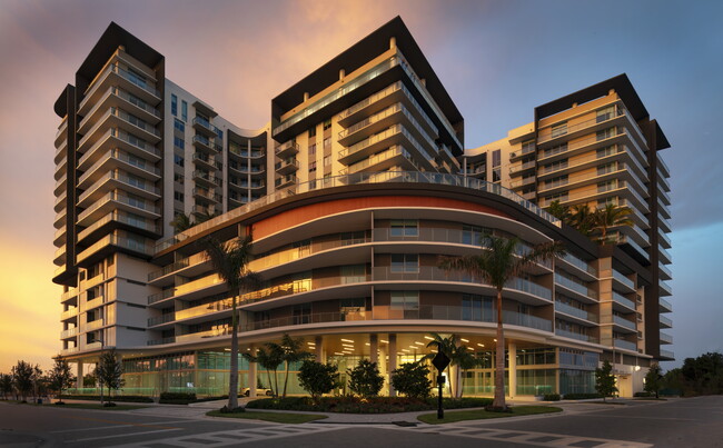 Building Photo - Ascent at Metropolitan Naples