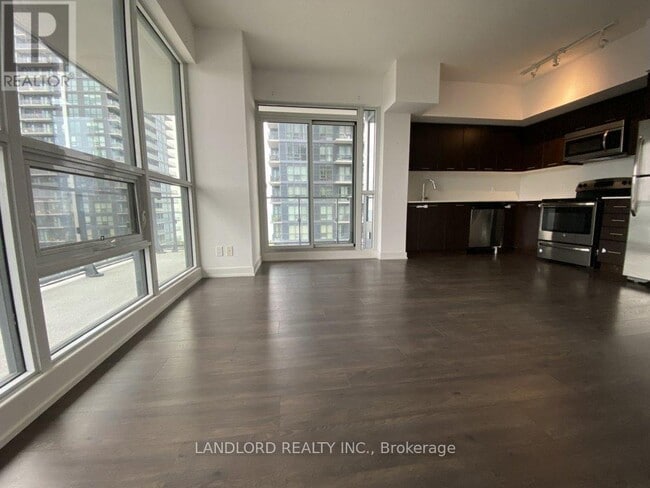 Building Photo - 2220-2220 Lake Shore Blvd W