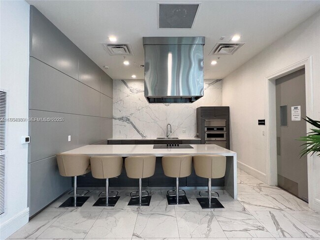 Foto del edificio - 8167 NW 41st St