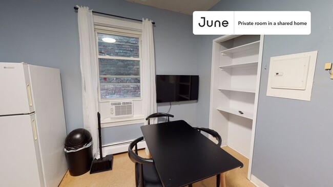 Building Photo - Room in Shared 3 bed/1 bath home in Mission Hill
