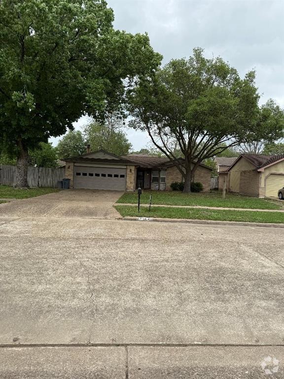 Building Photo - 10122 Green Valley Ln