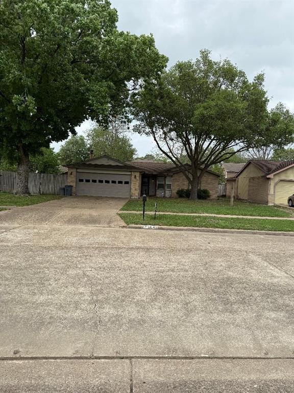 Primary Photo - 10122 Green Valley Ln