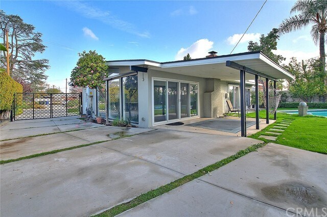 Foto del edificio - 243 Greentree Rd