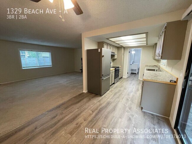 Building Photo - 1329 Beach Ave