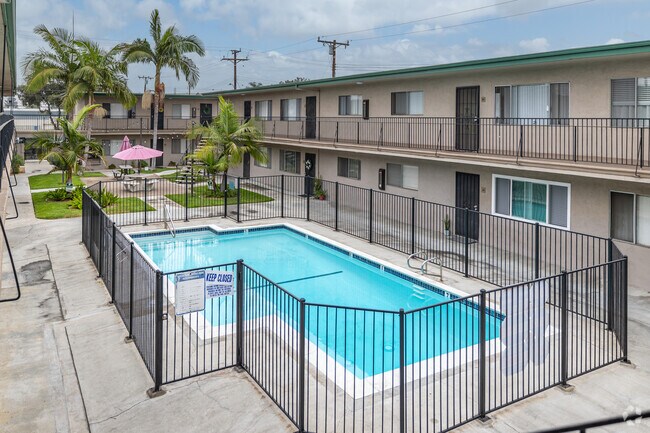 Foto del edificio - 12417 Benedict Ave.