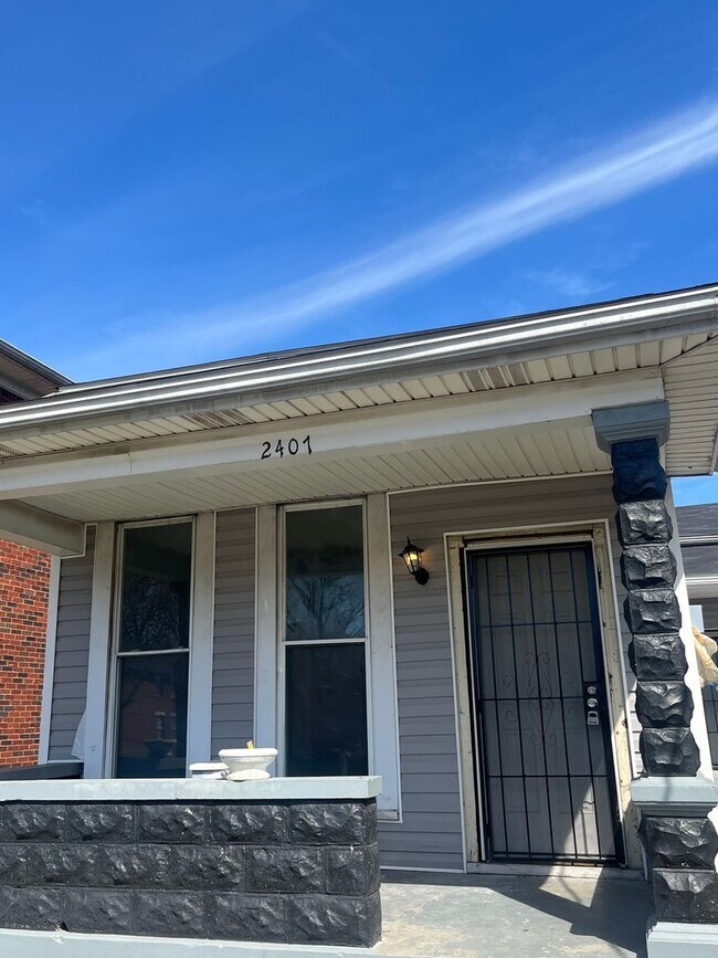 Foto del edificio - Beautiful Fully Renovated 2/1 Duplex!