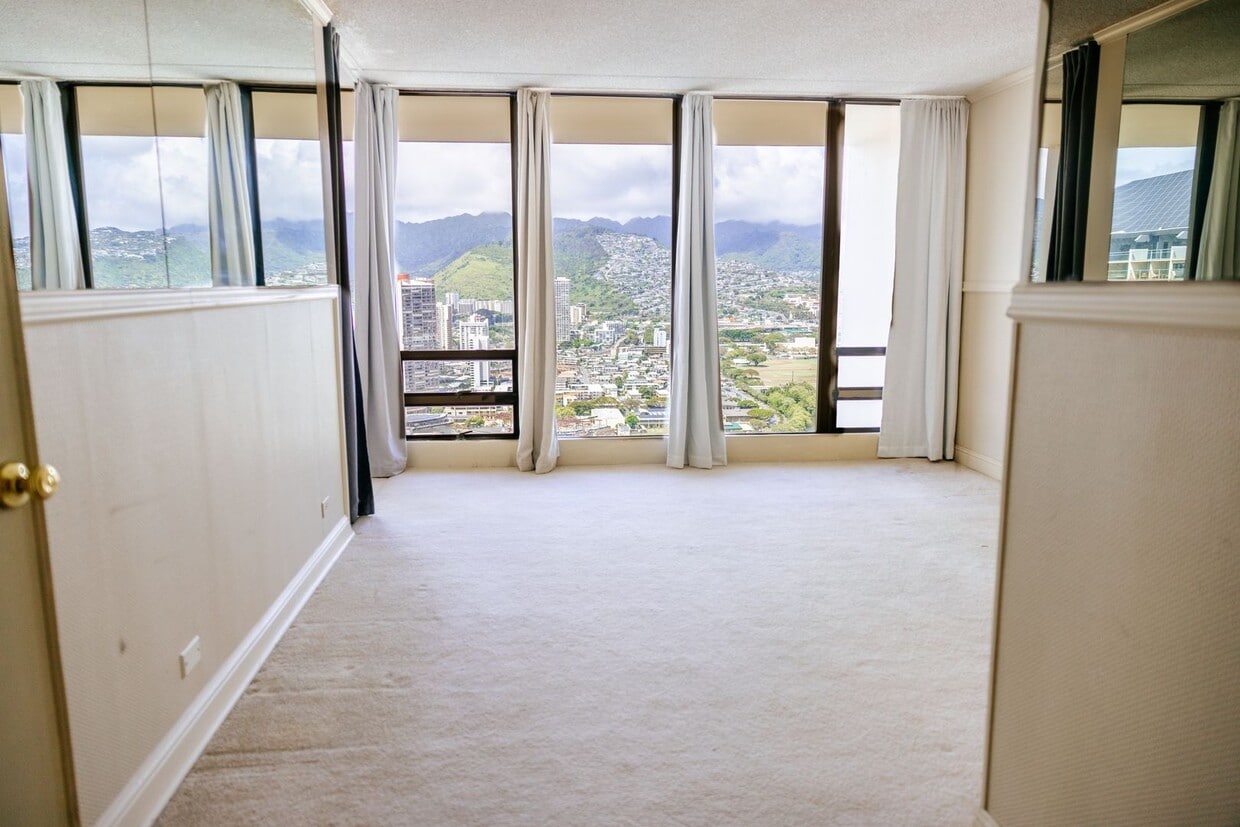 Primary Photo - 2240 Kuhio Ave.