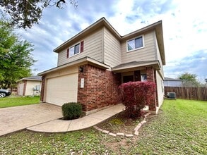 Building Photo - 102 Adamae Ln