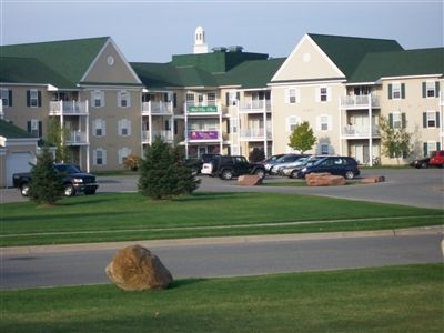 Primary Photo - West Pier Place Apartments