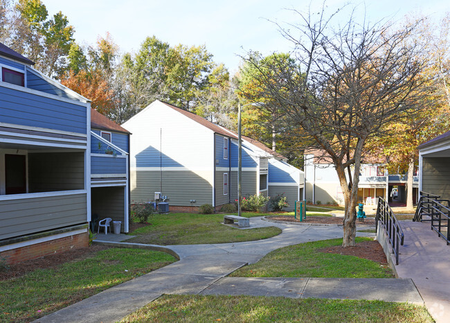 Building Photo - Meadow Oaks