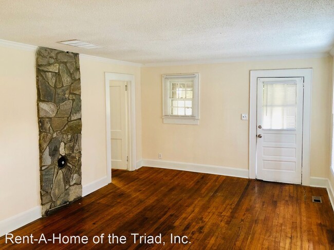 Building Photo - 3511 Pleasant Garden Rd