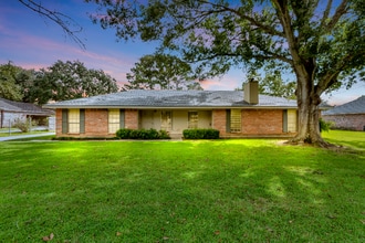 Building Photo - 130 Huggins Rd