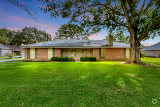 Building Photo - 130 Huggins Rd