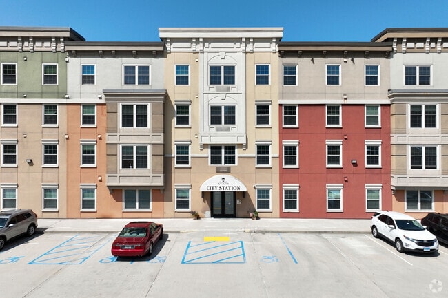 Building Photo - College Suites of City Station East