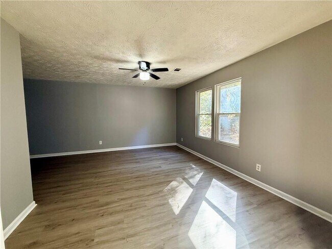 Foto del edificio - 5478 Rocky Pine Dr