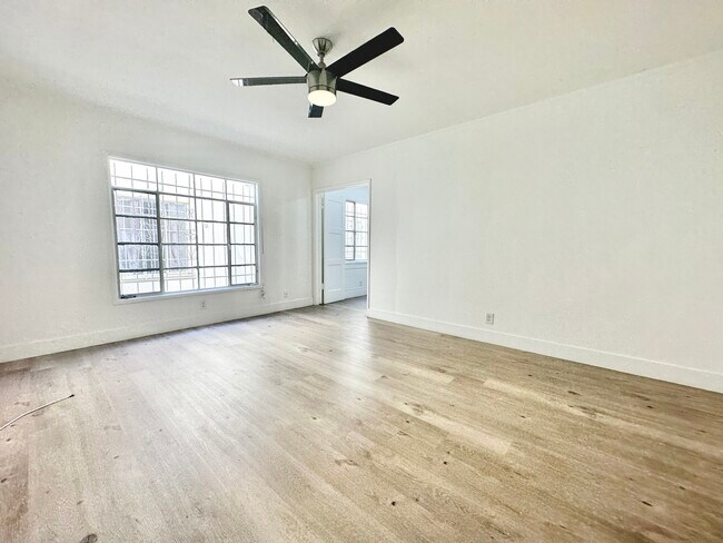 Foto del edificio - 1024 Menlo Ave