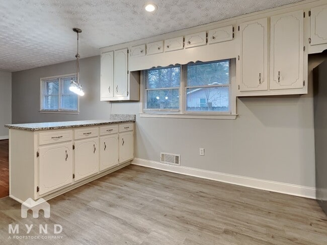 Foto del edificio - 2206 Rockdale Dr NW