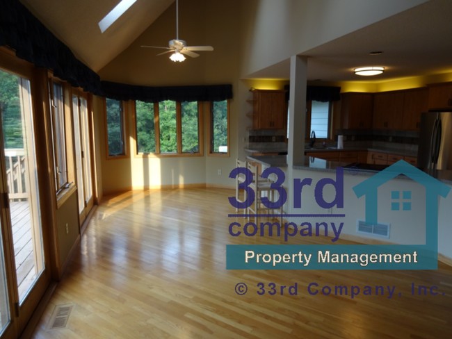 Foto del edificio - 6 Spring Farm Ln