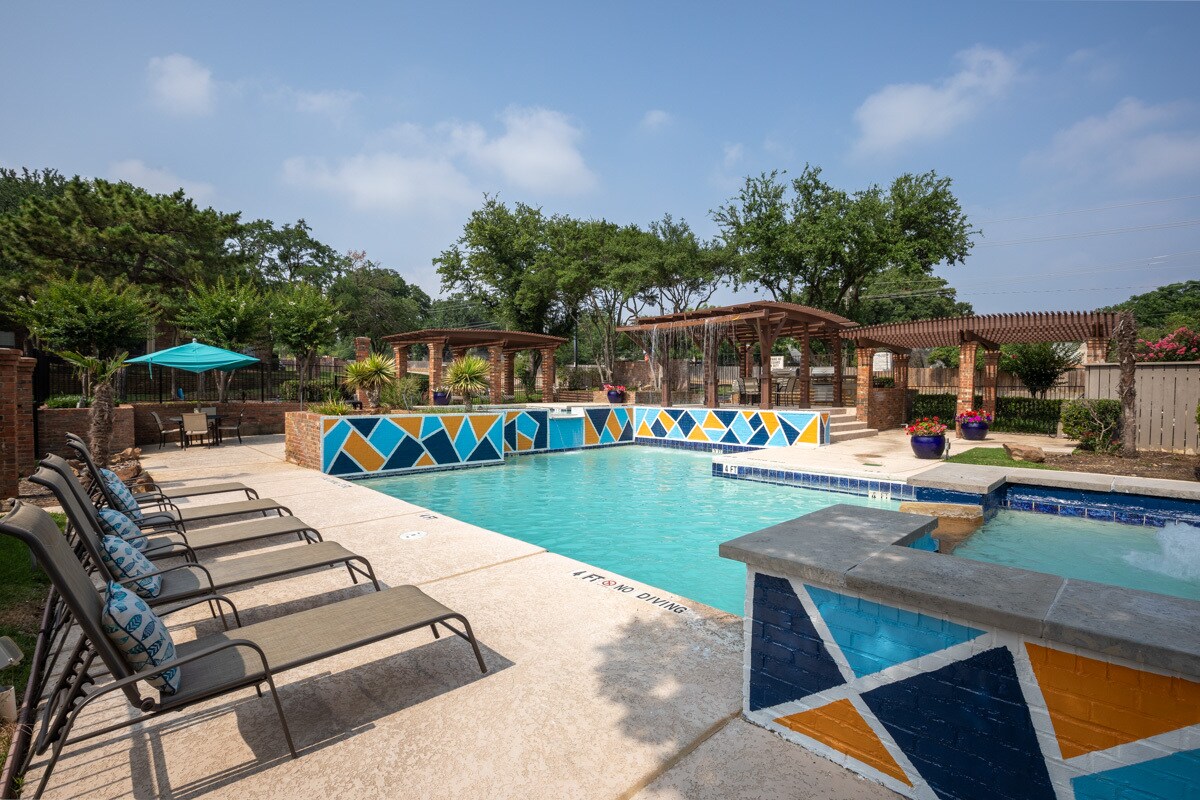 Foto principal - Village Green of Bear Creek
