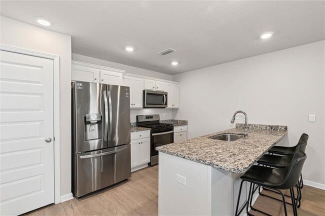 Building Photo - 2599 Cedarwood St