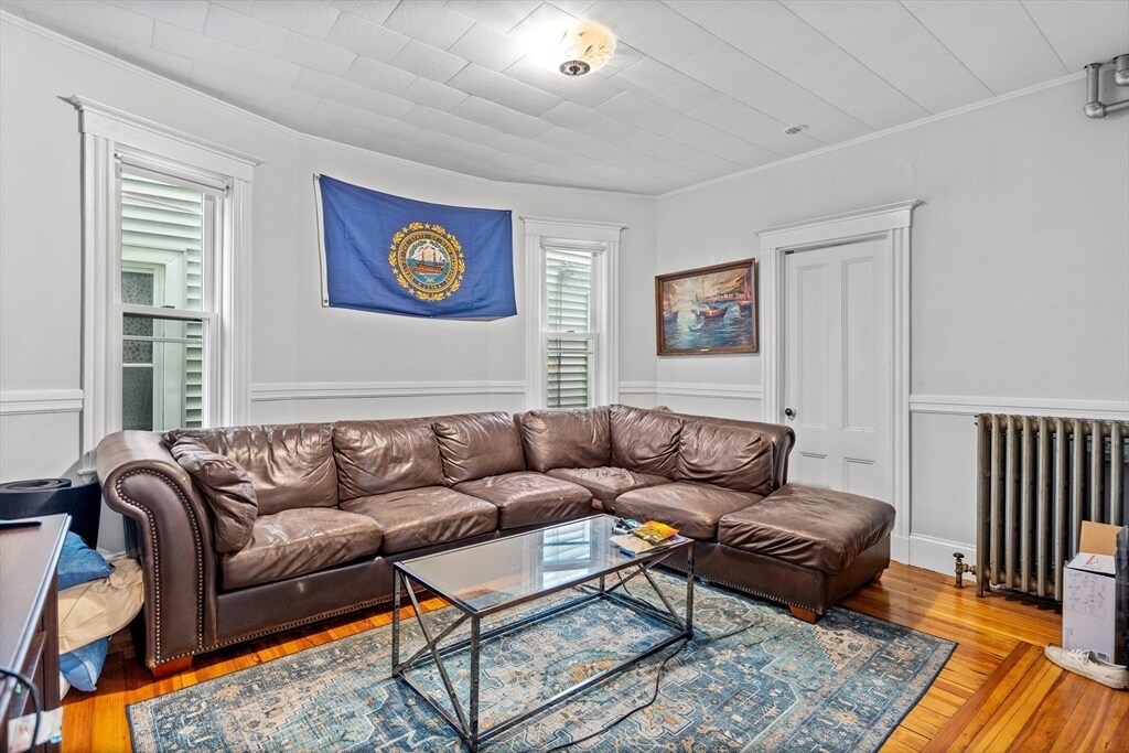 Primary Photo - 225 L St