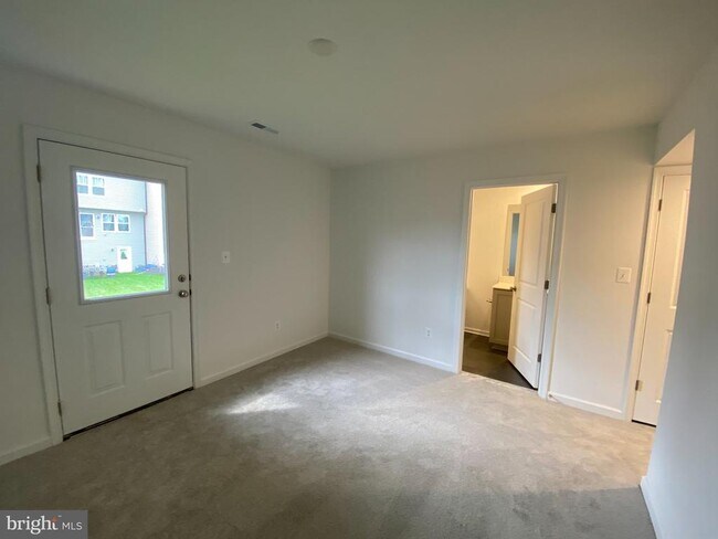 Building Photo - 415 Aragon Dr