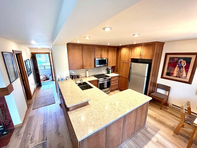 Building Photo - 4049 Bluff Condo Dr
